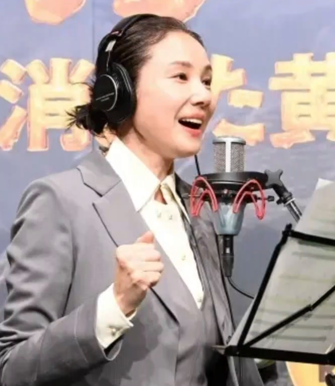 吉田羊さん